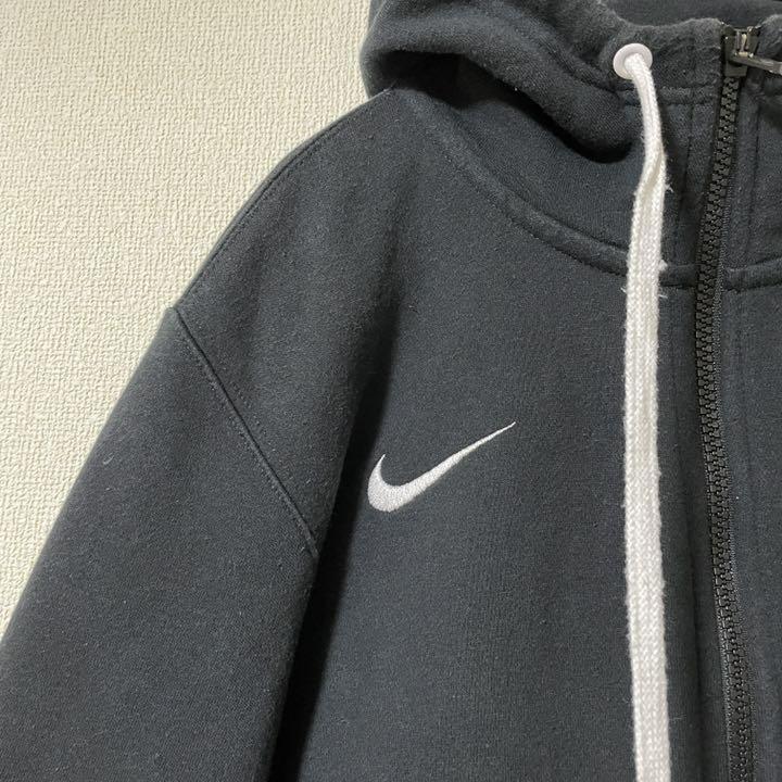 Nike ナイキ パーカー 黒 ブラック サイズm 刺繍 ワンポイント 古着 メルカリ Nike ナイキ パーカー 黒 ブラック サイズm 刺繍 ワンポイント 古着 メルカリ