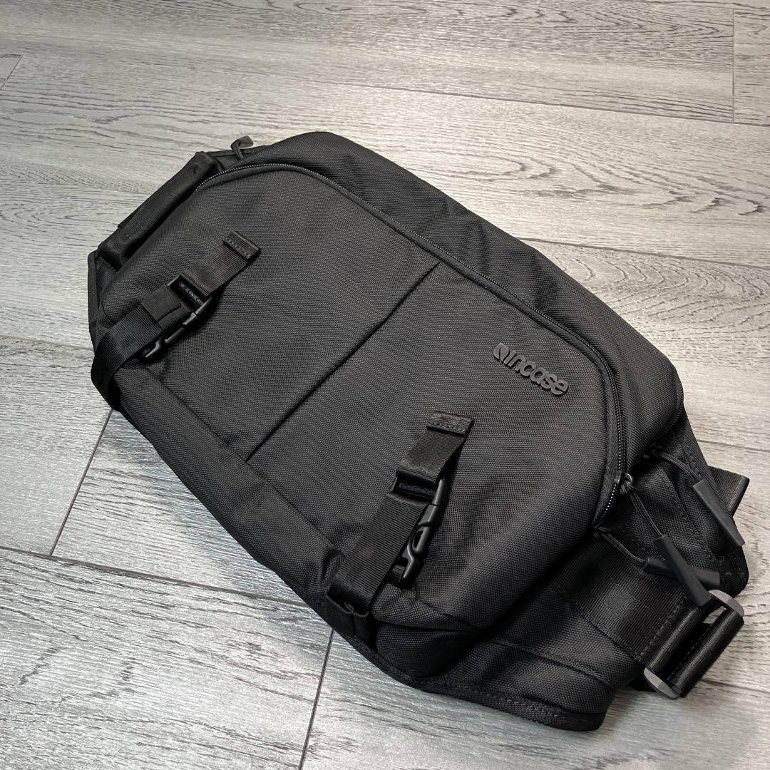 incase ショルダーバッグ ボディバッグ