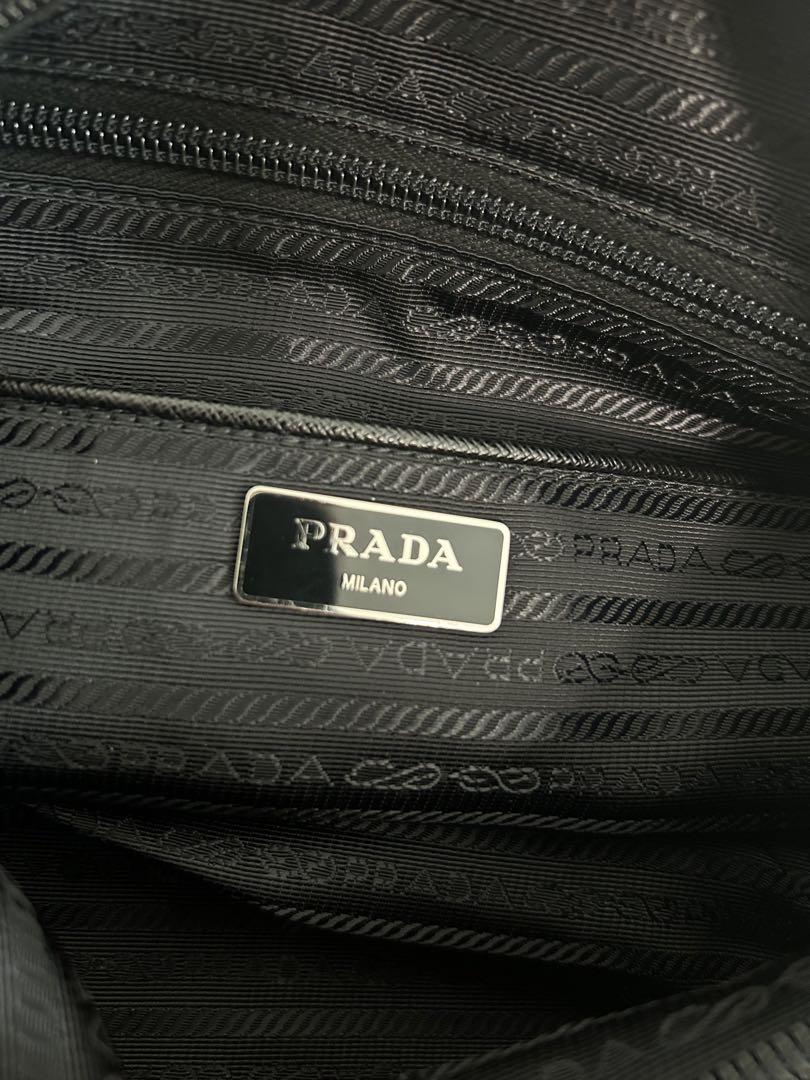 Prada ブラック メッセンジャーバッグ