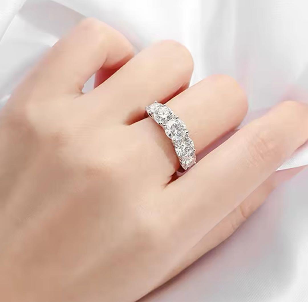 キラキラ✨モアサナイト　エタニティリング　5石　3.6ct ケース付き9号