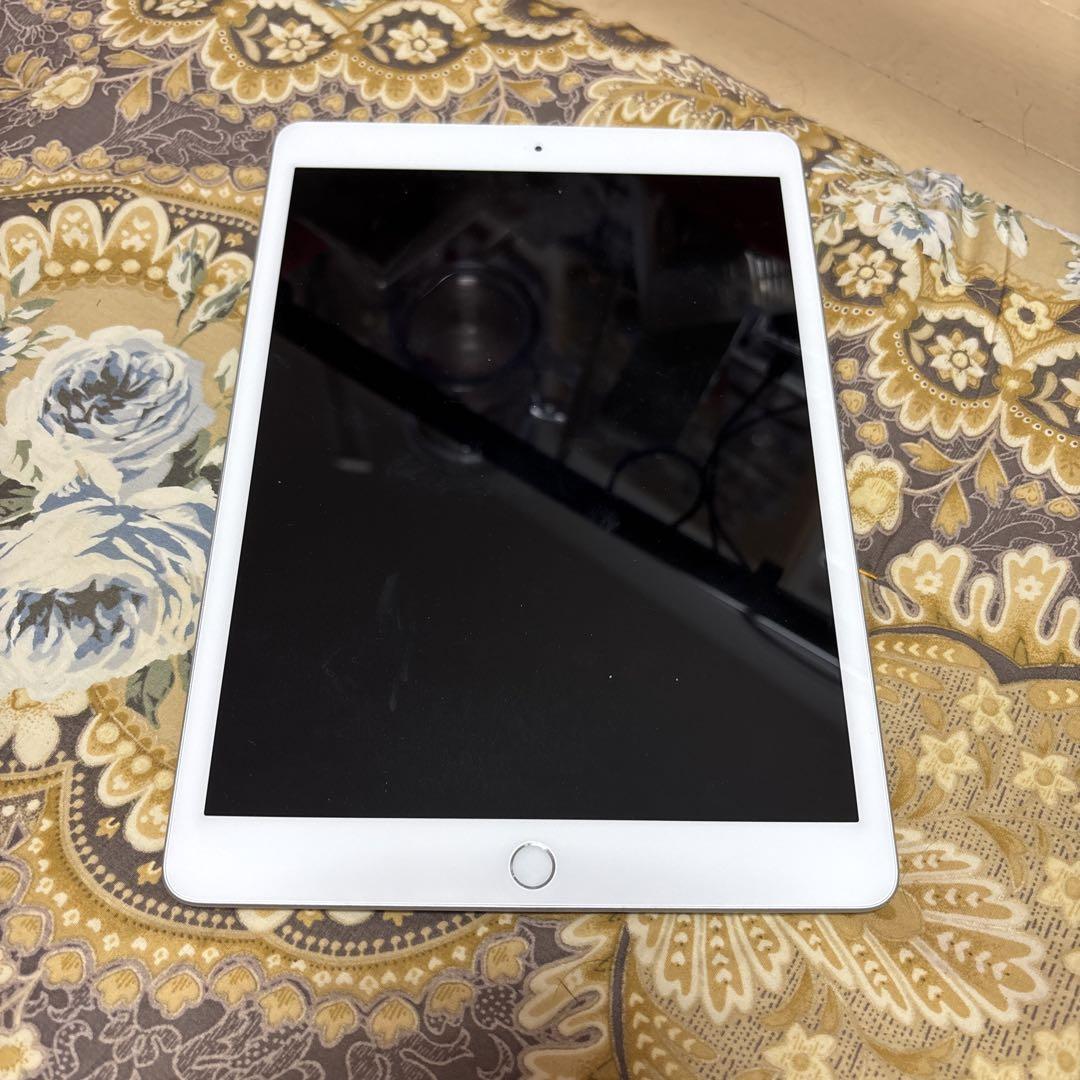 iPad 第8世代 32GB タブレット Apple