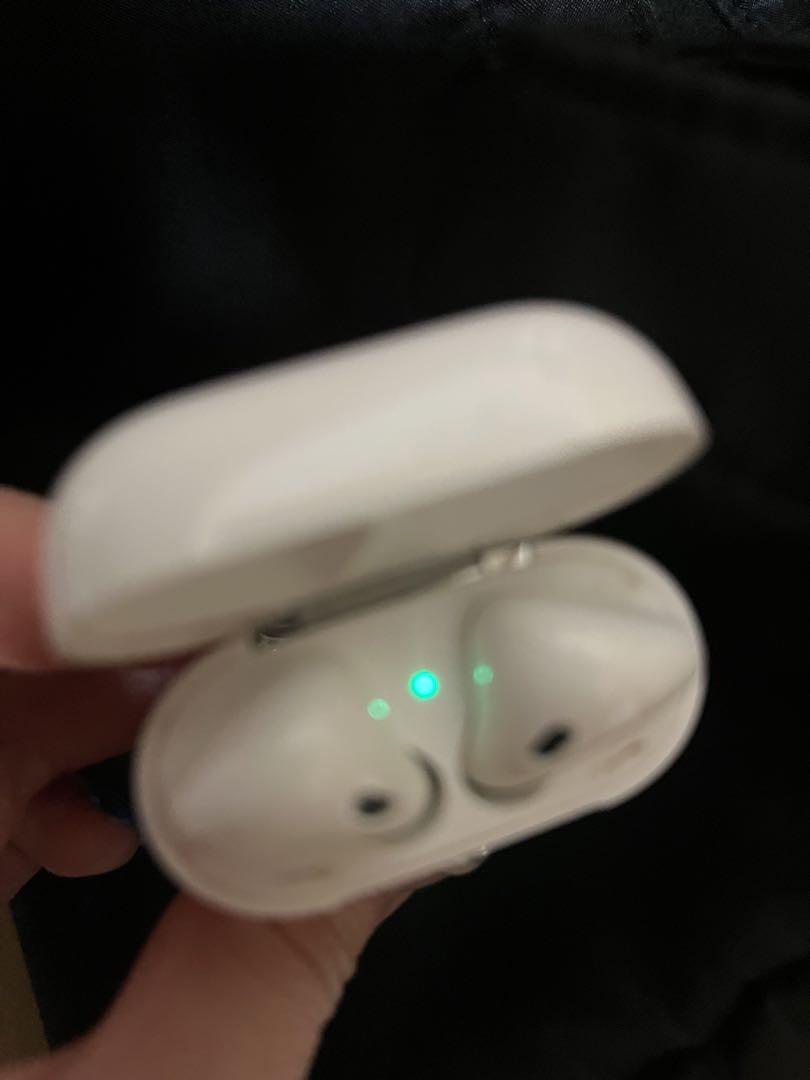 AirPods第一世代本体 ホワイト Amazon.co.jp: 【整備済み品】 Apple AirPods with Charging
