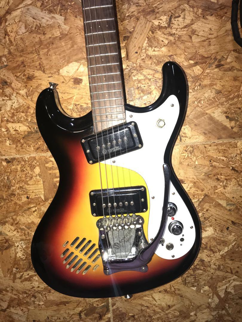 モズライトjrアンプ内蔵ギター中古です。（希少色MOSRITE