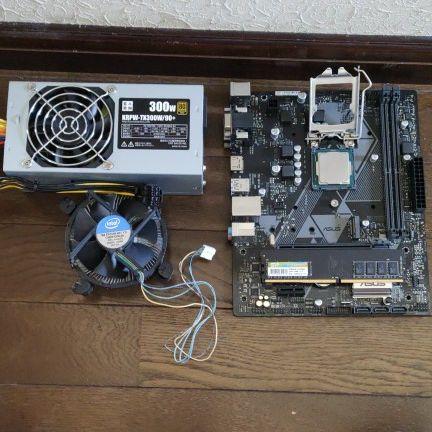 マザーボード、メモリ、cpu、電源のセット(ジャンク)