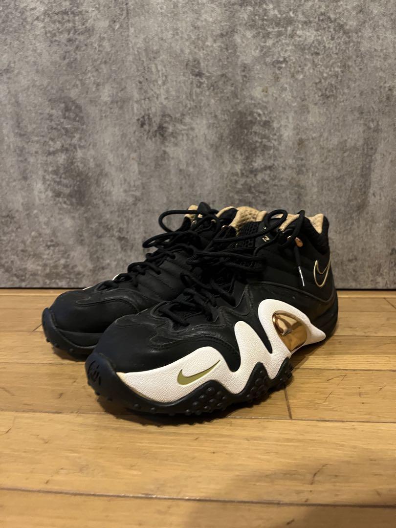 うしうしうまとりエアズームアップテンポ　Nike バスケットシューズ 黒