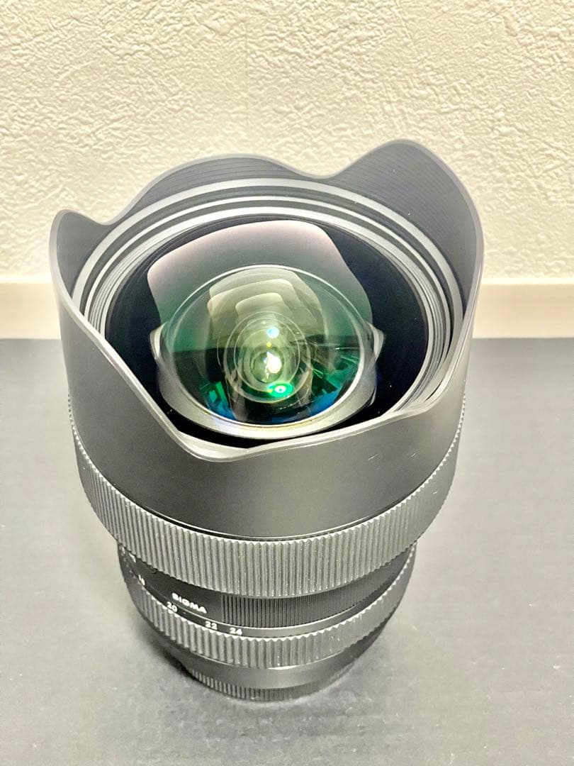 ✨シグマ　14-24mm f2.8 ART Canon EFマウント美品　箱付き 傷やコーティング劣化がなく 非常に良好な状態です 24mm 前玉 後玉 レンズ内の状態 カビやクモリはなく 非常に綺麗な状態です ワイド側 ···13 18mm焦点距離 テレ側 ···19 24mm開放F値···2