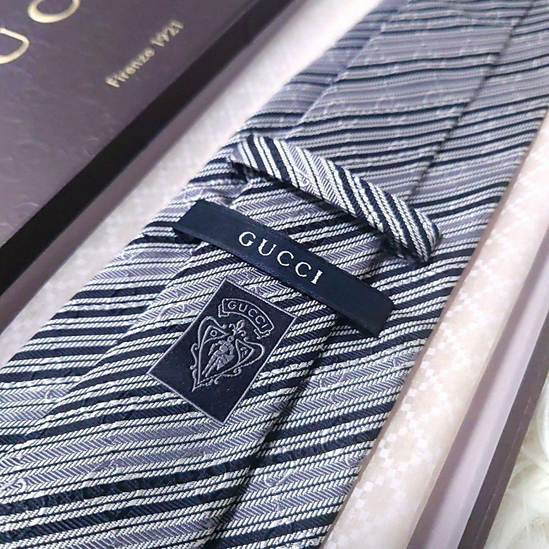 GUCCI ✨️ ネクタイ グレー GG柄✕シャドーストライプ 8cm GUCCI ✨️ ネクタイ GG柄 ✕ ブラックストライプ 8cm グレー