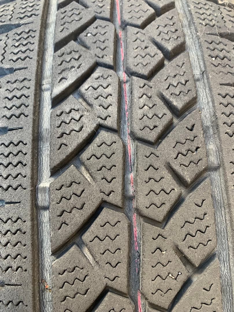 ハイエース195/80/R15 LT グッドイヤー・スタッドレスセット