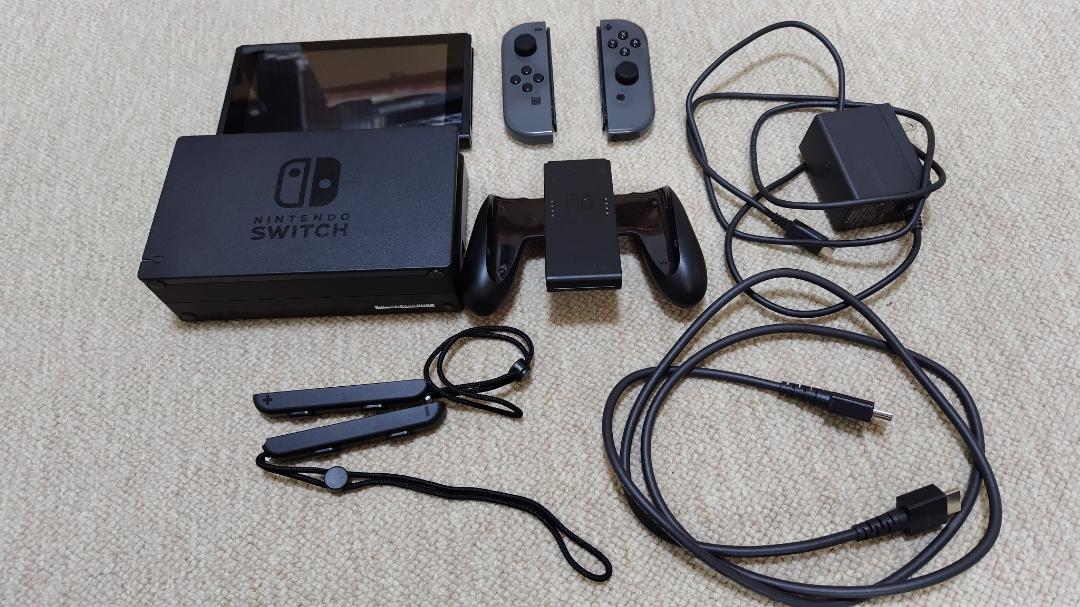 Nintendo Switch 本体 + joy-con充電グリップ