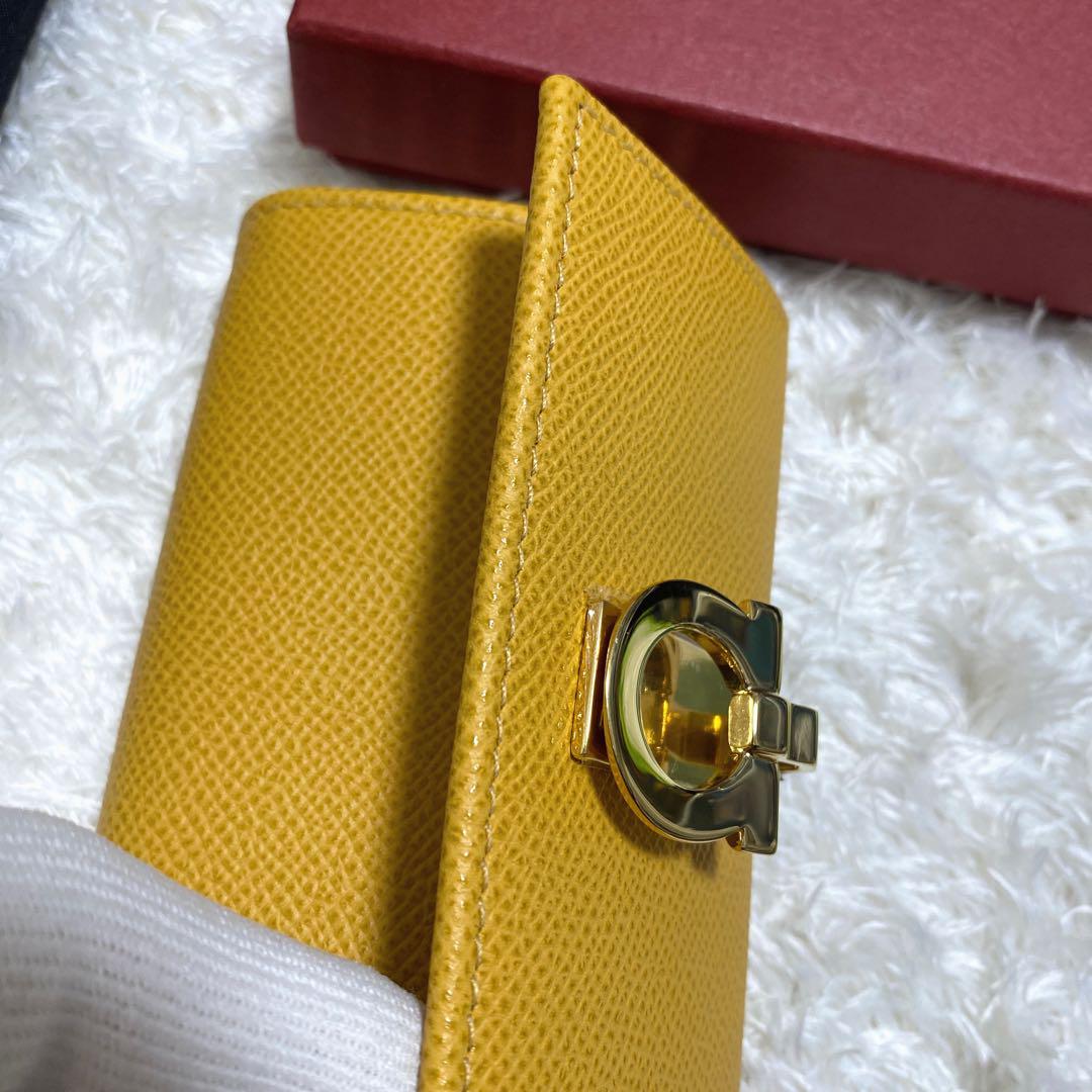 【超美品】Ferragamo フェラガモ イエロー レザー キーケース 箱付き フェラガモ キーケース レディース ガンチーニ ラングール