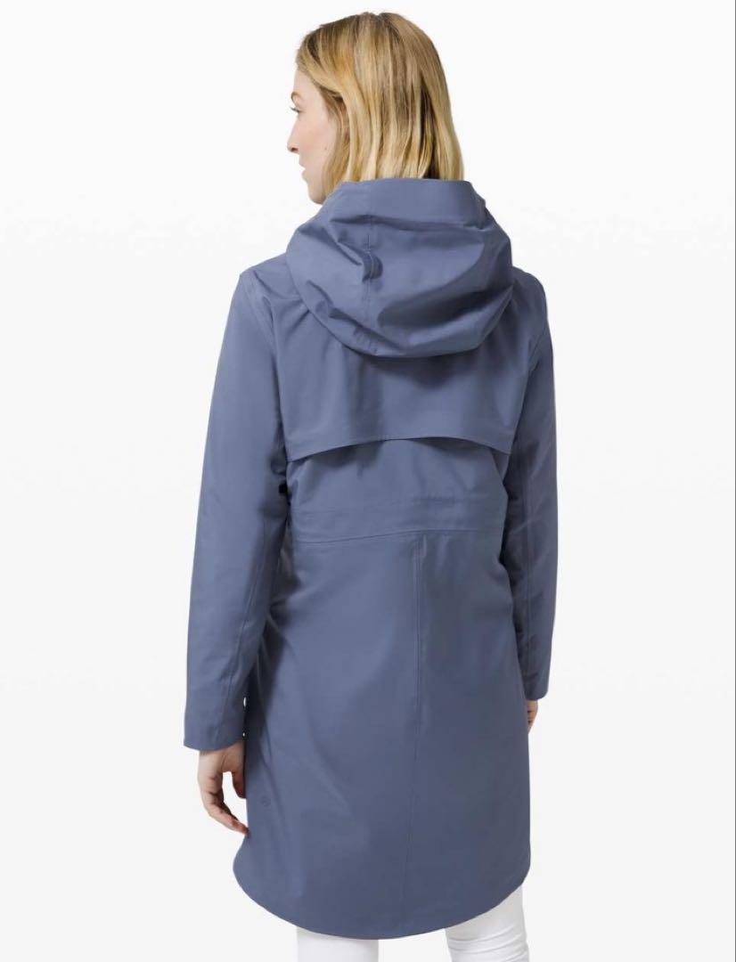 Lululemon Rain Rebel 6 / M 撥水性コートブルー