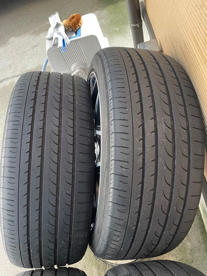 20インチ ホイールセット ブラック/シルバー 20インチ ホイールセット ブラック/シルバー