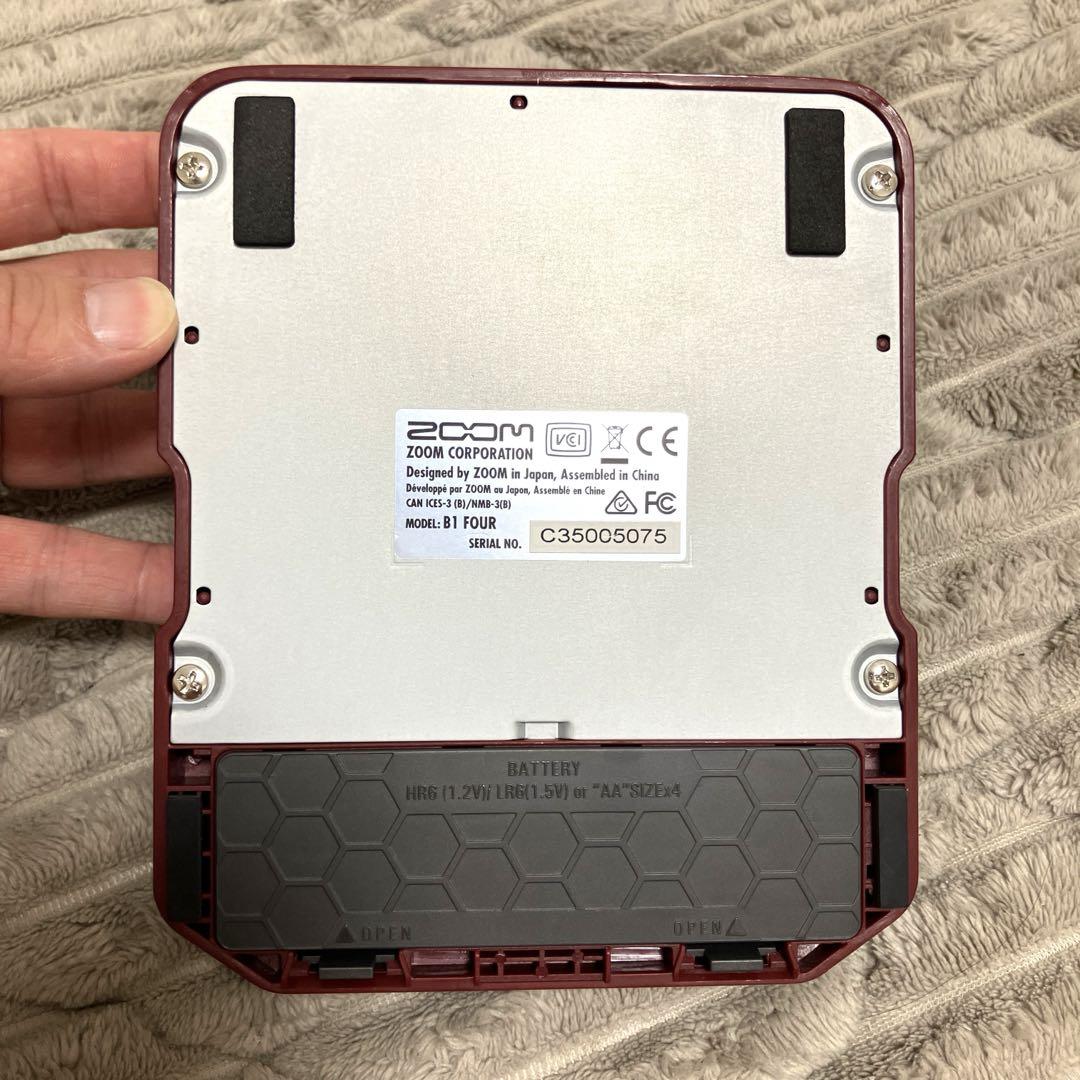 ZOOM B1 four  ベース用マルチエフェクター
