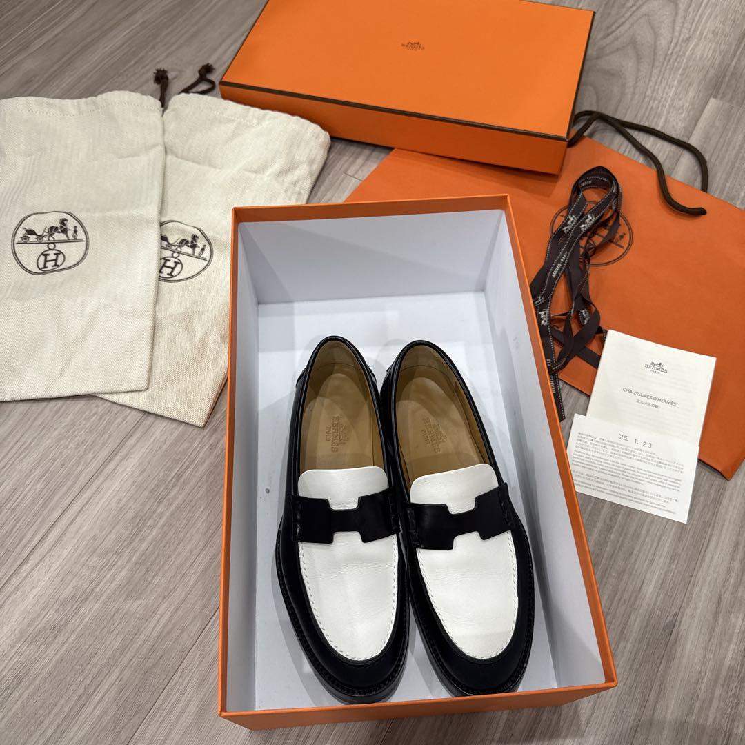 エルメス　モカシン（アワー） 黒/白(美品)