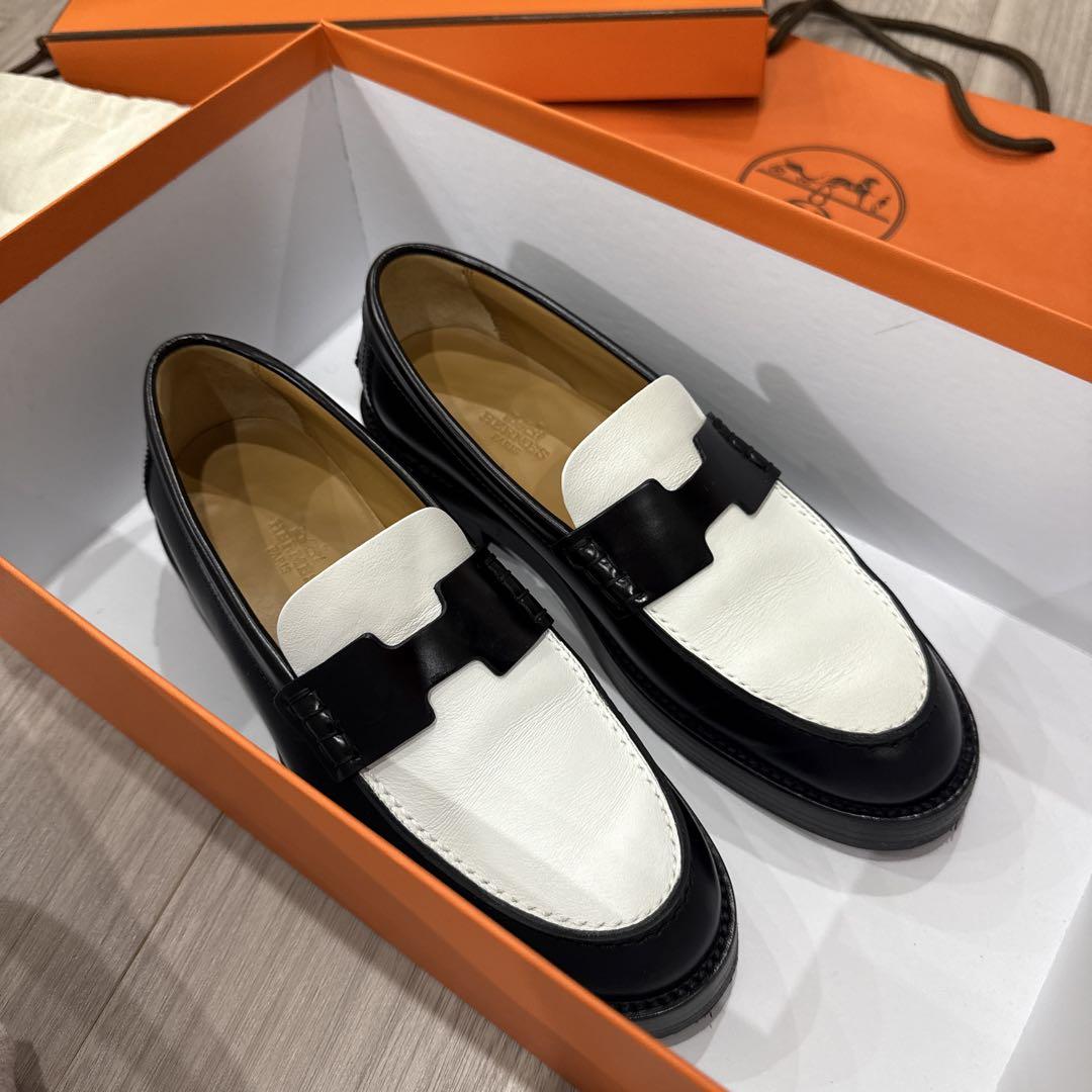 エルメス　モカシン（アワー） 黒/白(美品)