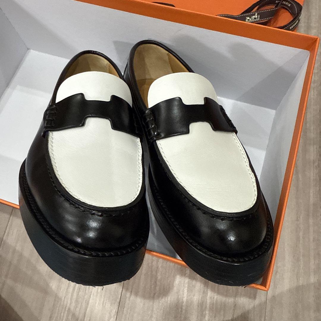 エルメス　モカシン（アワー） 黒/白(美品)