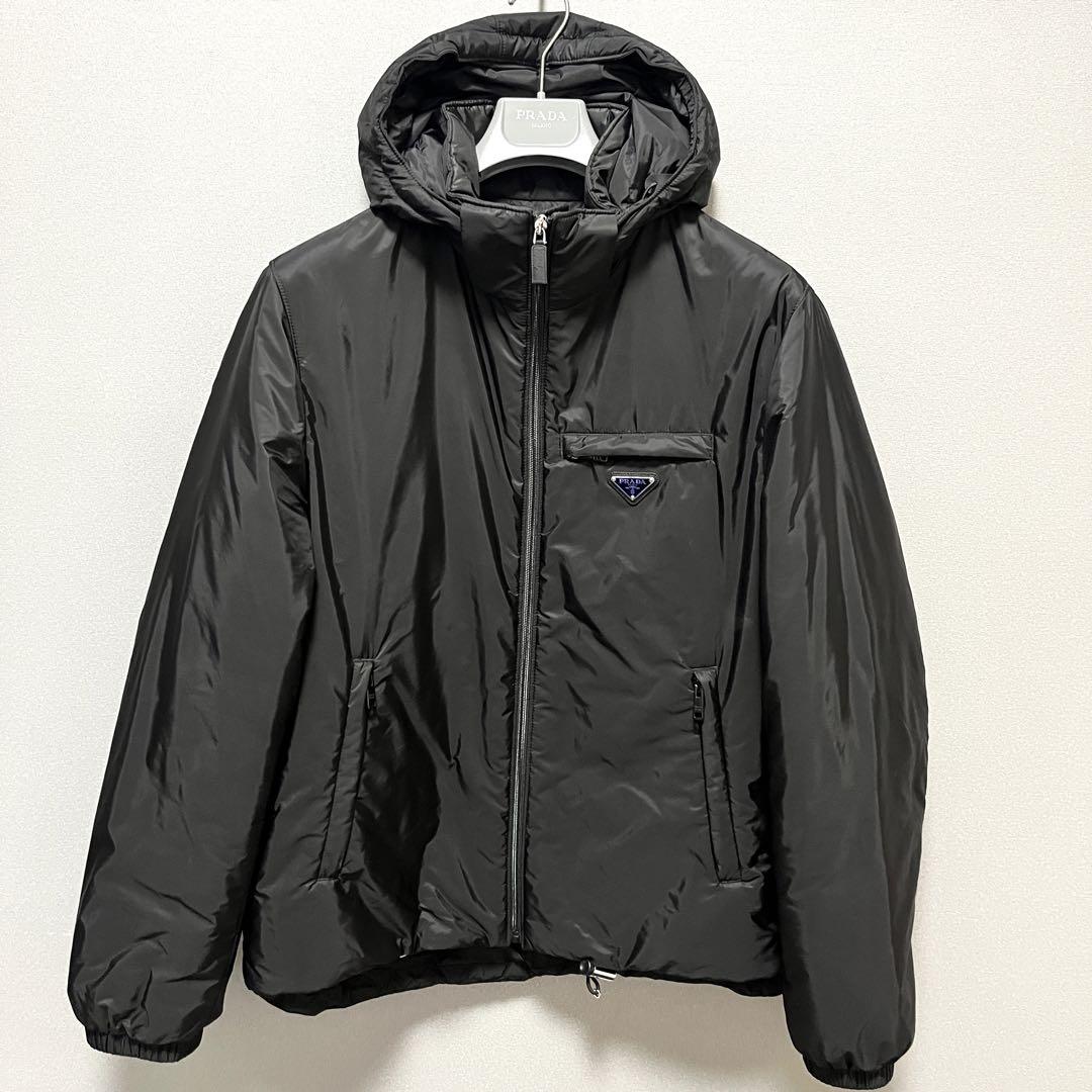 プラダ Re-Nylon ダウンジャケット トライアングルロゴ 50 Lサイズ