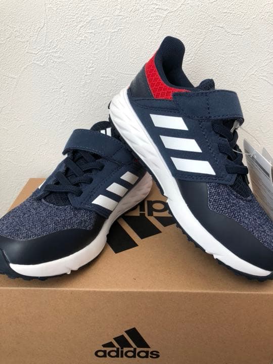 メルカリ アディダス ジュニア スニーカー 18cm アディダス 3 600 中古や未使用のフリマ メルカリ アディダス ジュニア スニーカー 18cm アディダス 3 600 中古や未使用のフリマ