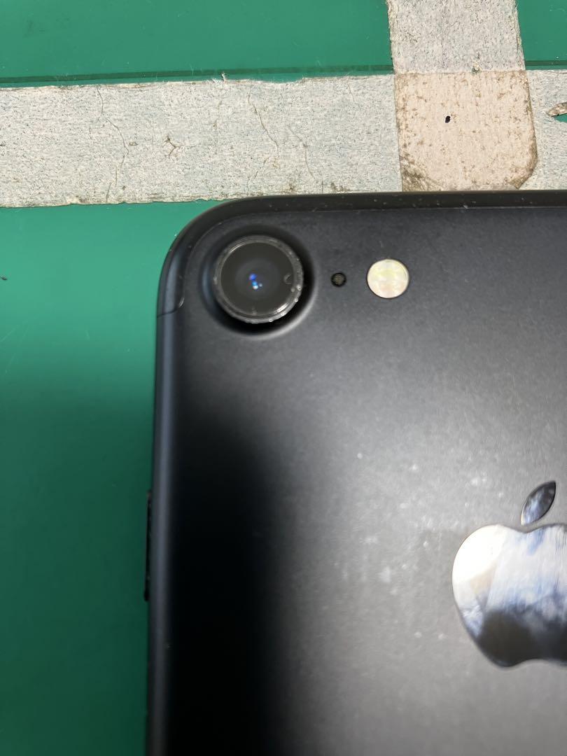 在庫処分セール 中古整備品】iPhone 7 128GB SoftBank ブラック - メルカリ スマートフォン本体