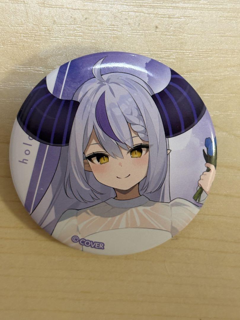 ホロライブ ローソン 缶バッジ ラプラス・ダークネス - メルカリ