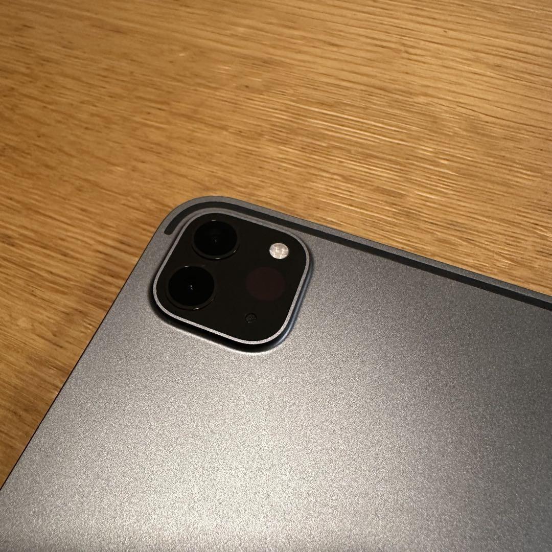 ☢ Apple
