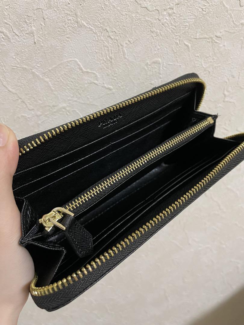 PRADA ブラックレザー 長財布