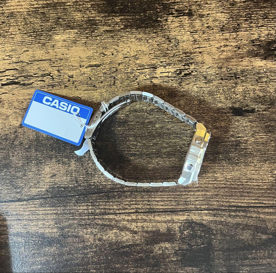 CASIO(カシオ）シルバーメタル G-SHOCKデザイン　新品未使用 CASIO(カシオ）シルバーメタル G-SHOCKデザイン 新品未使用