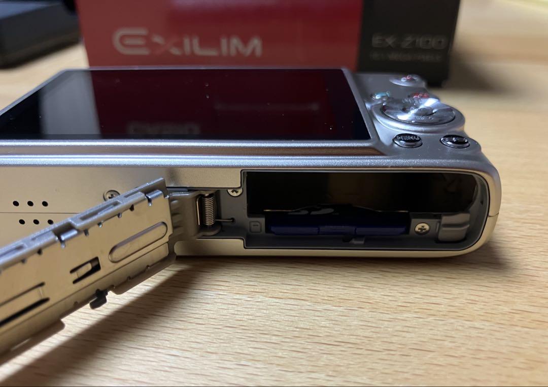 デジタルカメラCASIO EXILIM EX-Z100 【SDカード2GB付】