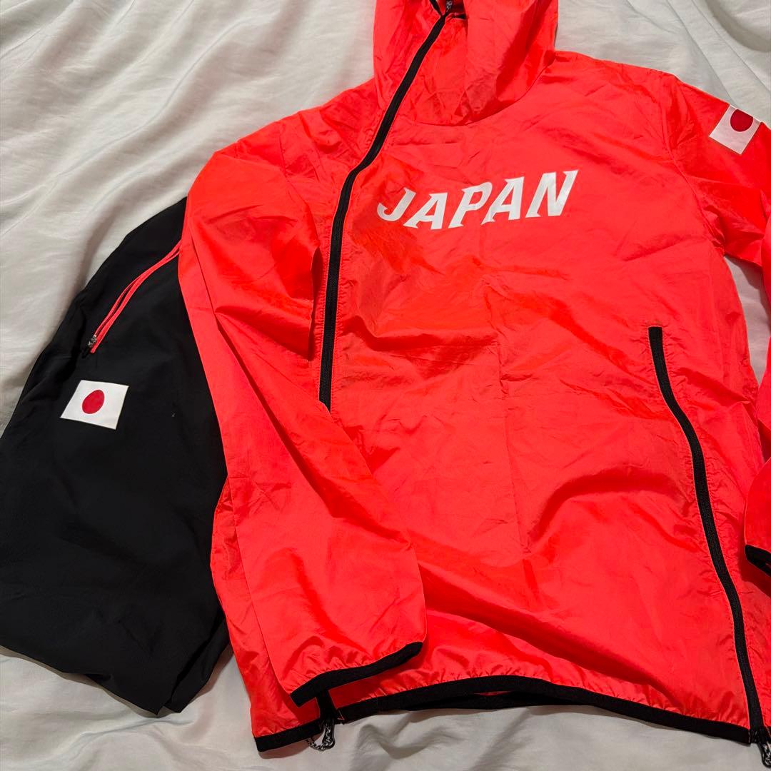 JAPAN ウィンドブレーカー 赤 アシックス トレーニングウェア目立った傷や汚れなし