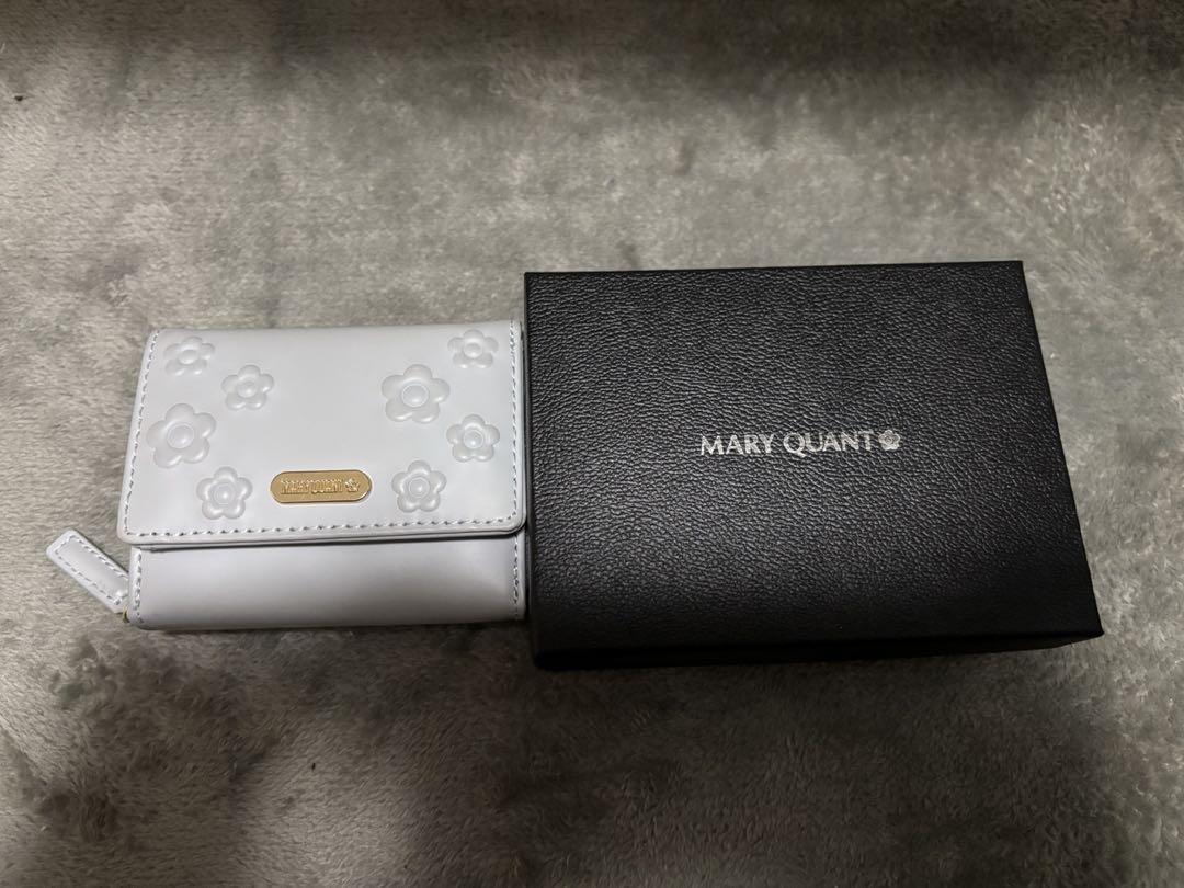 MARY QUANT マリクワ サイドデイジーエンボス ミニウォレット