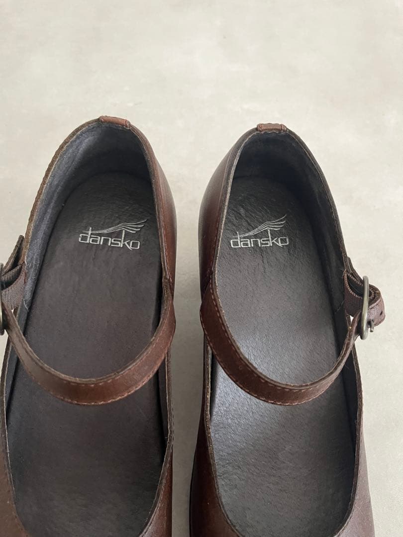 ストラップ付きパンプスMARGIE 3824.5cm・dansko