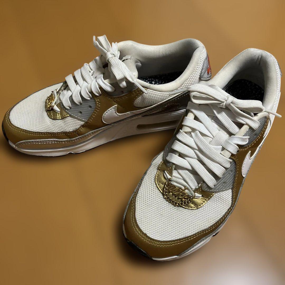 Nike スニーカー ホワイト/ゴールド☆24.5cm(小さ目)24.0の方