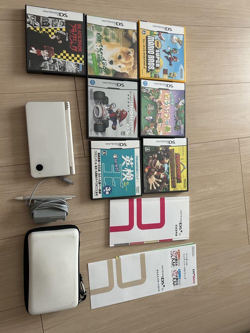 DSi LL 充電器、タッチペン、ケース、説明書付き。カセット７つセット