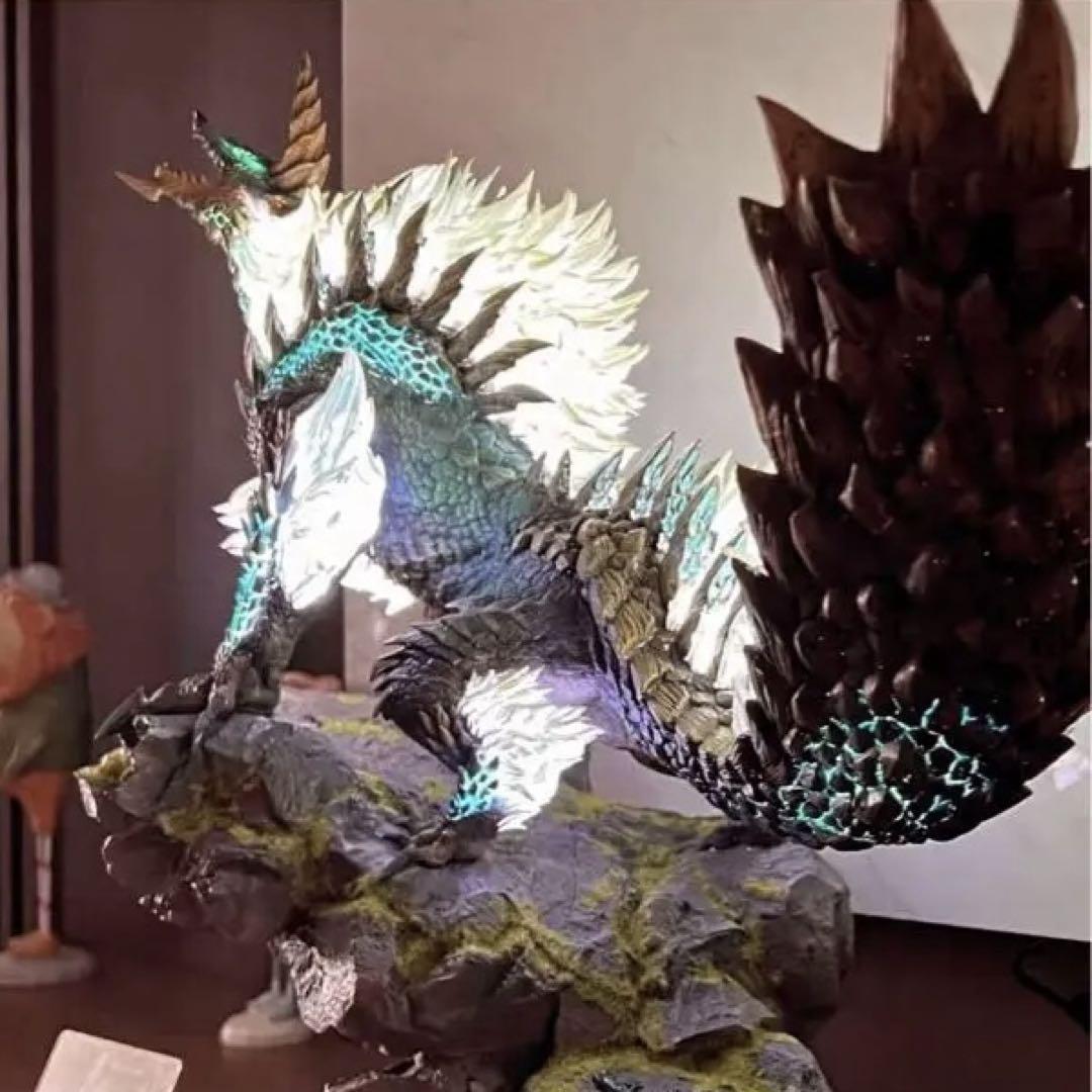 モンスターハンター ジンオウガ フィギュア ガレージキット 光る