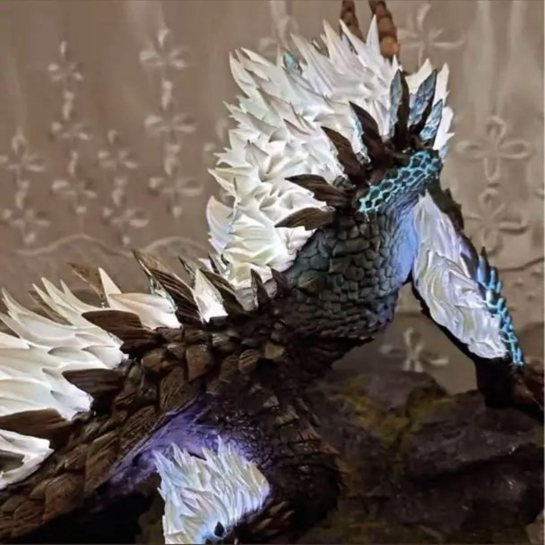 モンスターハンター ジンオウガ フィギュア ガレージキット 光る