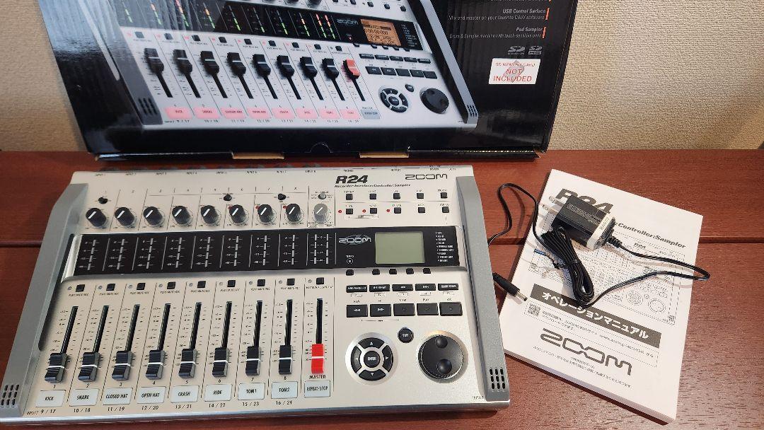 ZOOM R24 MTR オーディオインターフェース R24 Recorder : Interface : Controller : Sampler | ZOOM