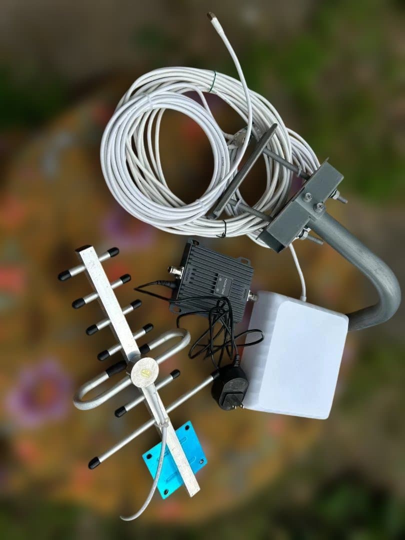 家庭用携帯電話信号アンプ目立った傷や汚れなし