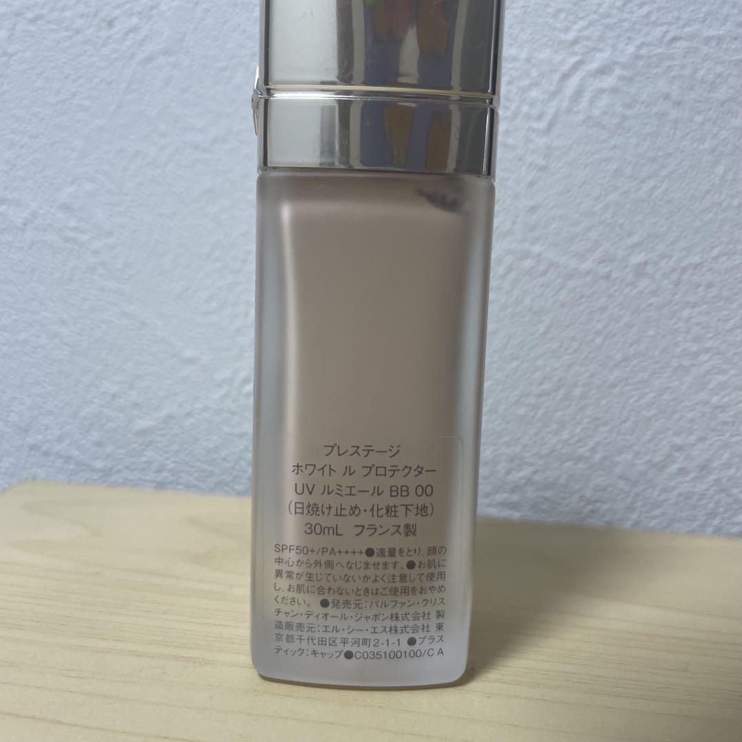 Dior Prestige ホワイト プロテクター UV ルミエール BB 01