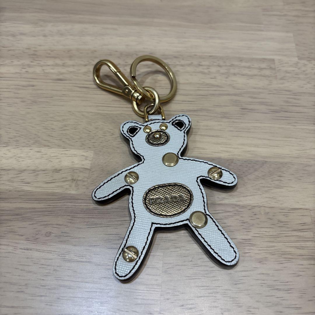 PRADA クマ型レザーキーホルダー