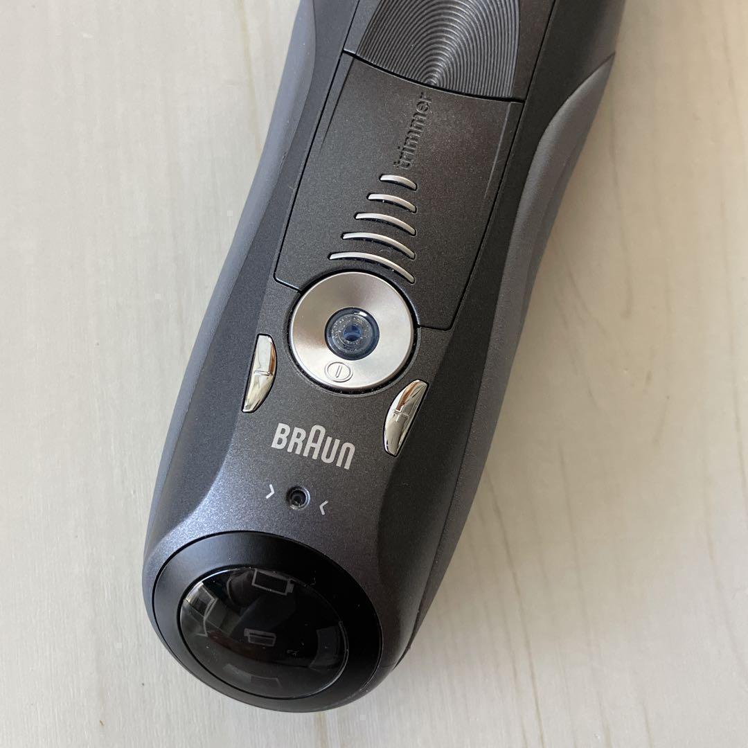 【未使用】 シェーバー BRAUN Series7 洗浄機セット ケース付き 電気シェーバー シリーズ7 洗浄機付きモデル【ボディグルーマー