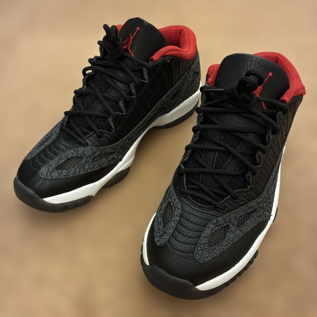 NIKE AIR JORDAN 11 RETRO LOW