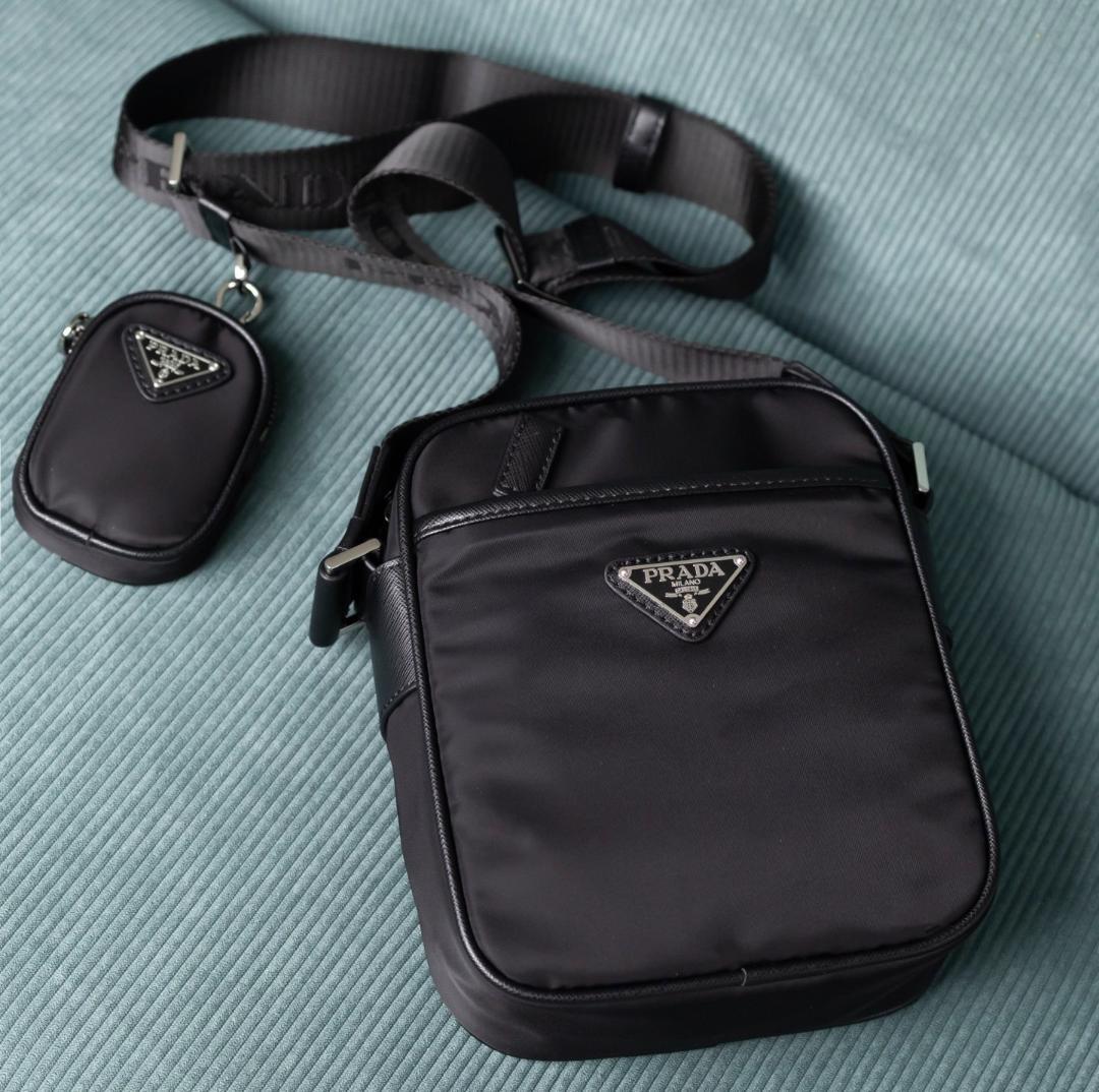 箱付き PRADA ブラック ショルダーバッグ スマホ対応 - メルカリ