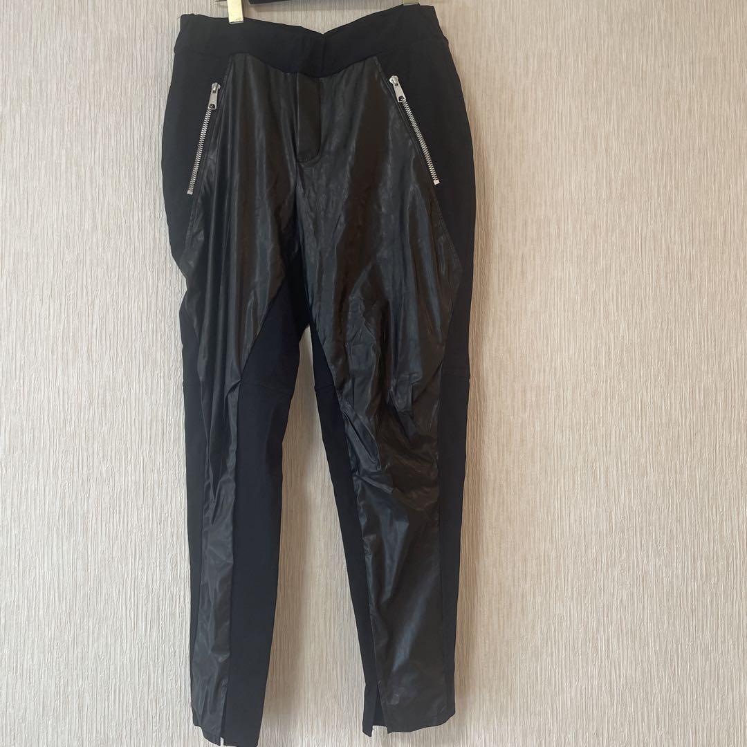  極美品　ベータ　β パンツ　黒　合皮