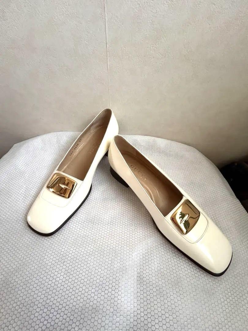★新品★Gucciオフホワイトフラットシューズゴールド金具付き　37C