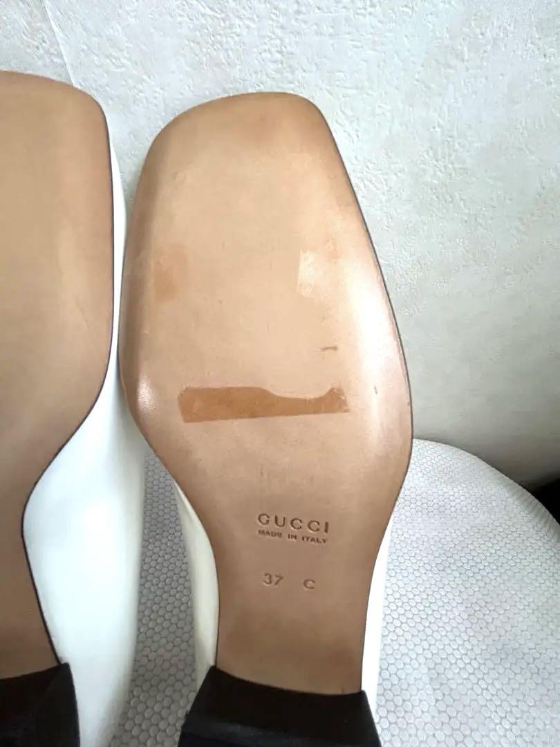 ★新品★Gucciオフホワイトフラットシューズゴールド金具付き　37C