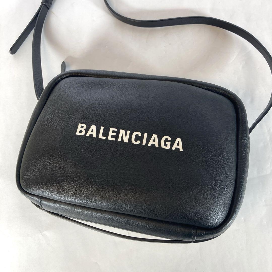 ✨正規品・極美品✨バレンシアガ　カメラバッグS　現行ロゴ　オールレザー　羊革　黒