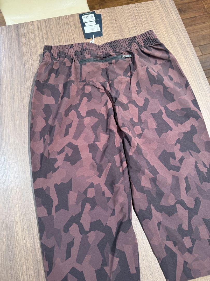 【新品】　SAYSKY ランニングパンツ　Ｓサイズ