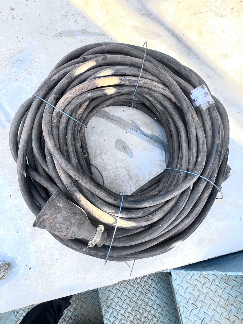 延長コード 3口プラグ 使用感あり50M目立った傷や汚れなし