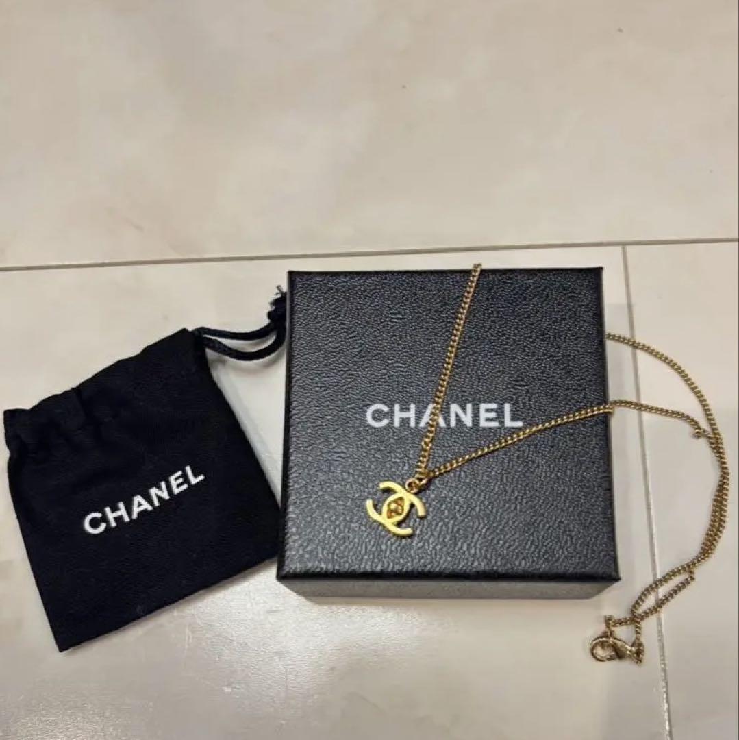 CHANEL ターンロック　ロゴ　ゴールドネックレス ★レア物★