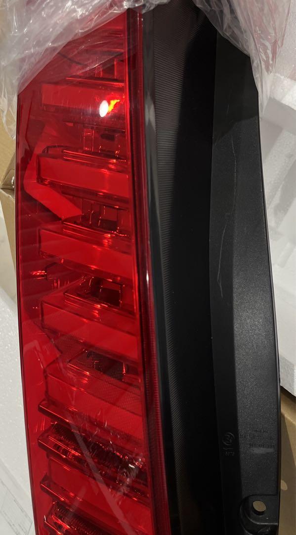 Dazz Fellows プレミアムLEDテールランプ ヴォクシー 80系